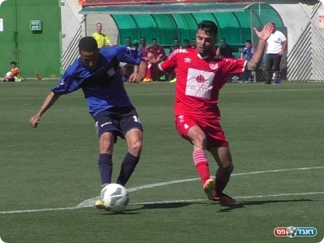 נס ציונה תקפה. סהר לוי נבלם ע"י פרדי ציון (שקד מורג)